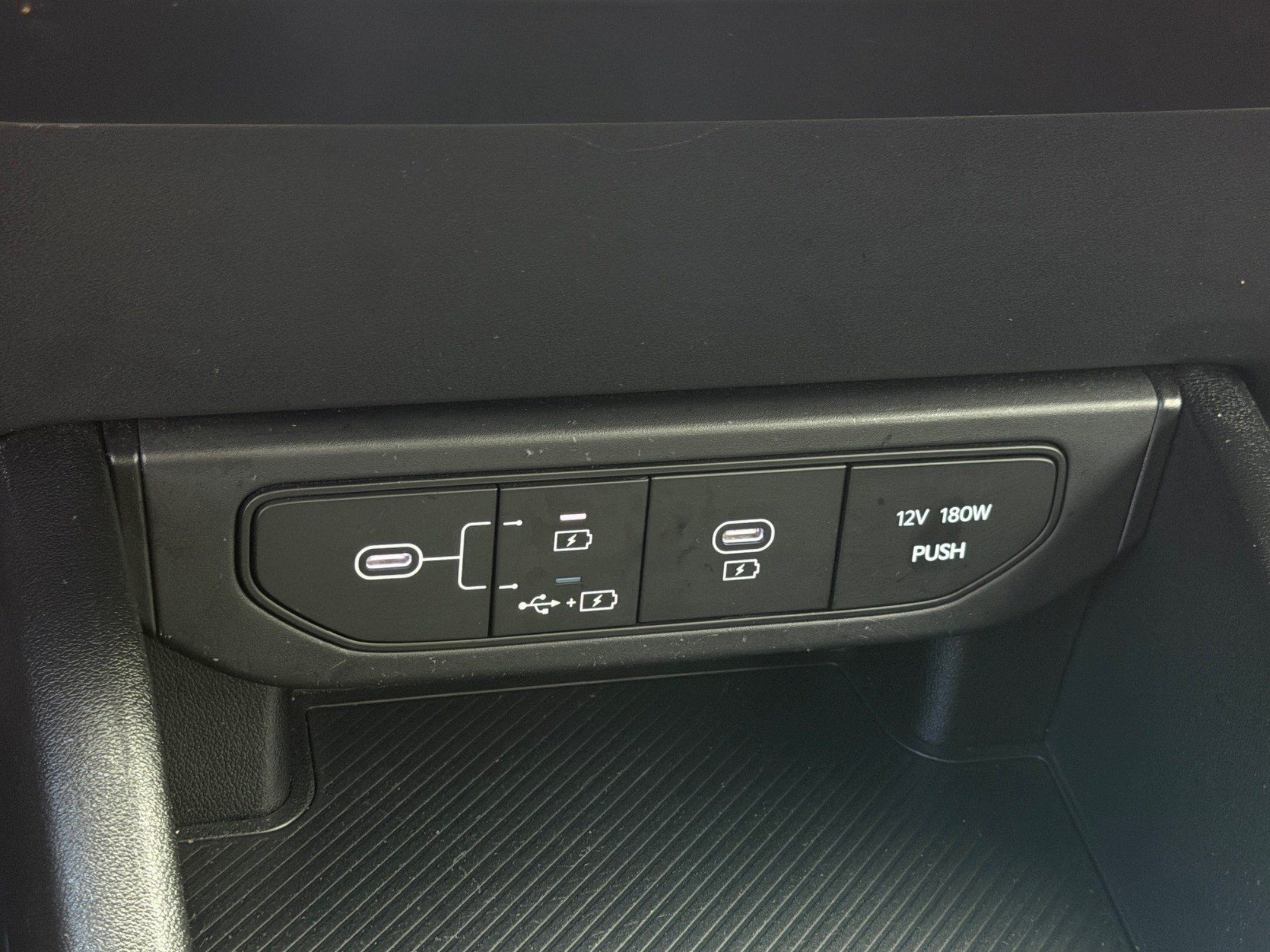 Used 2025 Kia K4 FWD image 32