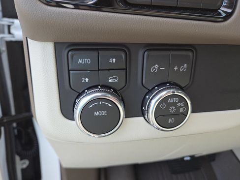 New 2026 GMC Yukon Denali w/ Sun & Power Step Package AWD/4WD image 6