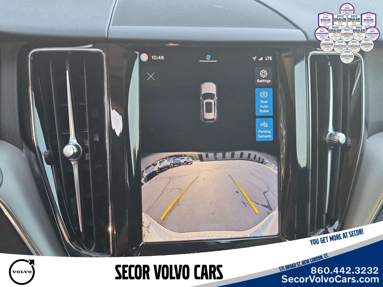 Used 2024 Volvo XC60 B5 Core w/ Protection Package Premier AWD/4WD image 14