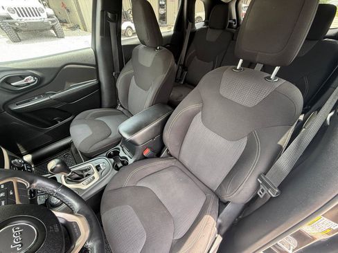 Used 2015 Jeep Cherokee Latitude w/ Cold Weather Group AWD/4WD image 5