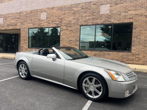 Used 2004 Cadillac XLR RWD image 51