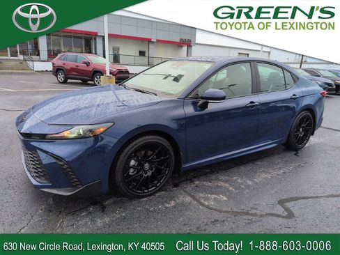 Used 2026 Toyota Camry SE w/ Convenience Package FWD image 1