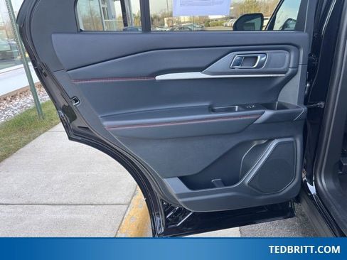 Certified 2026 Ford Explorer ST-Line w/ ST-Line Street Pack image 19