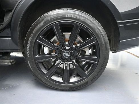 Used 2018 Land Rover Range Rover HSE image 12