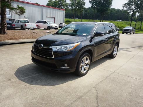 Used 2015 Toyota Highlander Limited w/ Driver Technology Package FWD image 26