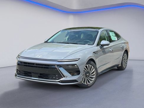 New 2026 Hyundai Sonata Limited FWD image 2