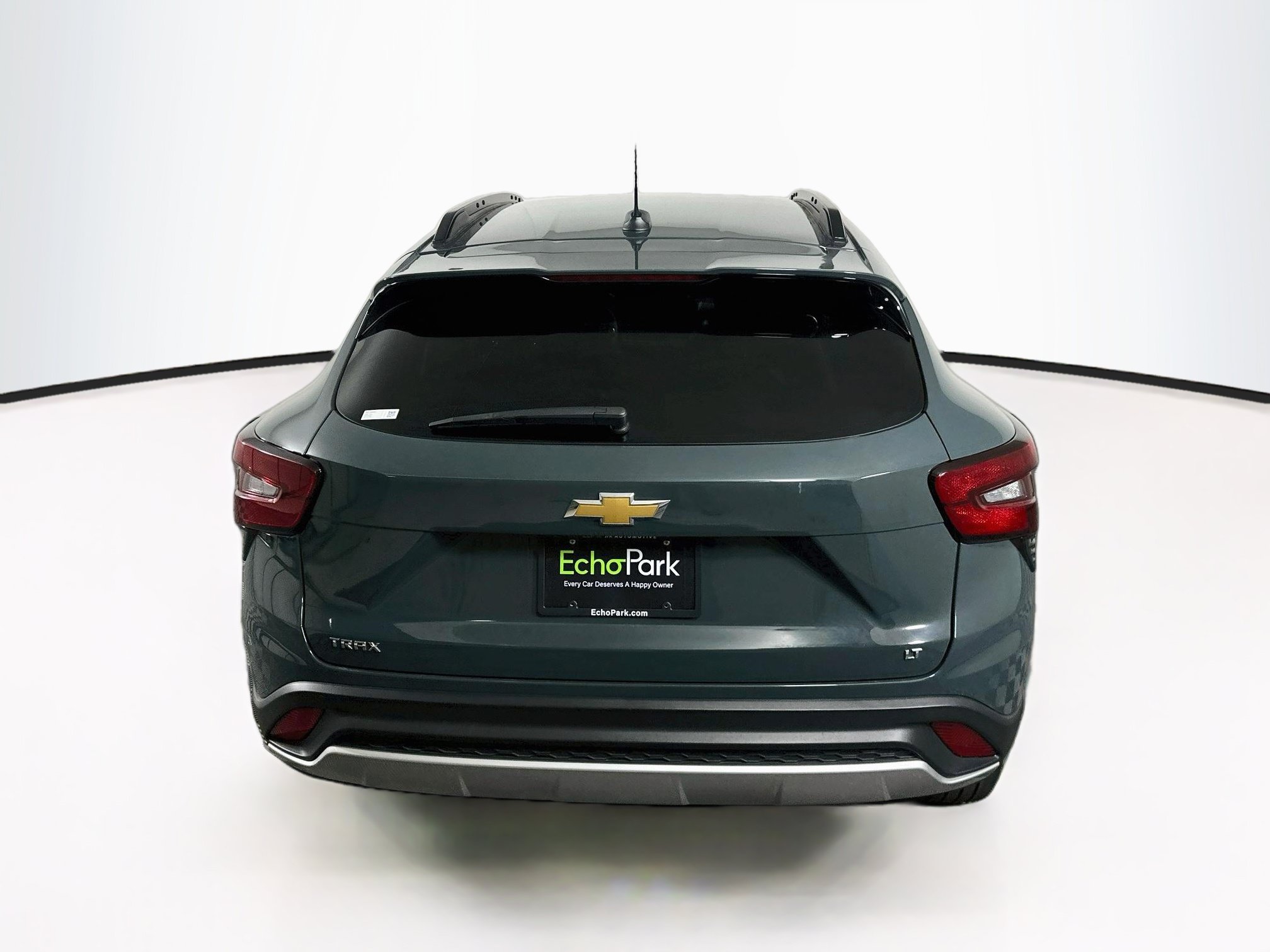 Used 2025 Chevrolet Trax LT FWD image 7
