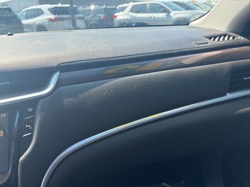 Used 2015 Cadillac XTS Luxury image 24