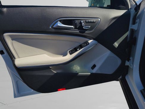 Certified 2018 Mercedes-Benz GLA 250 image 32