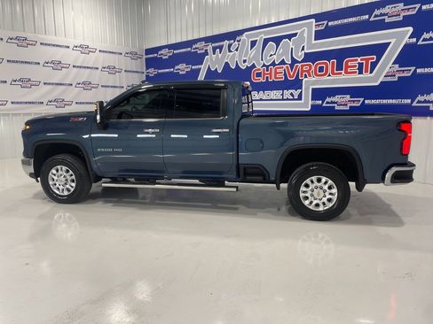 Used 2025 Chevrolet Silverado 2500 LTZ w/ LTZ Plus Package image 4