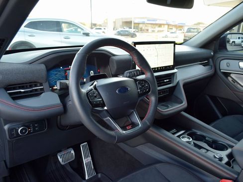 Certified 2025 Ford Explorer ST image 18