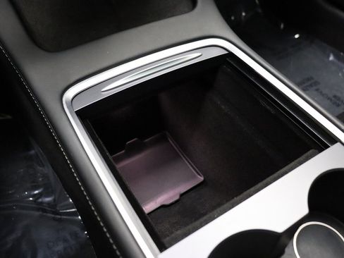 Used 2023 Tesla Model 3 Standard Range image 33