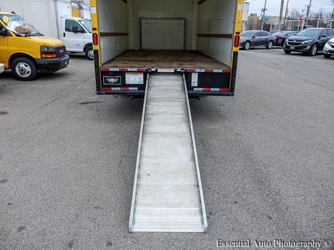 Used 2019 Ford E-350 and Econoline 350 Super Duty image 18