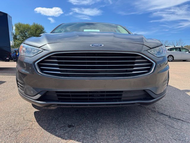 Used 2020 Ford Fusion SE FWD image 2