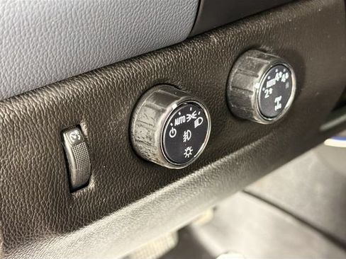Used 2021 Chevrolet Colorado Z71 AWD/4WD image 10