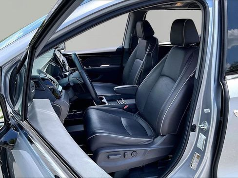 Used 2024 Honda Odyssey Elite image 17