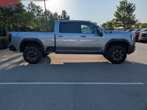 Used 2026 GMC Sierra 2500 AT4X AWD/4WD image 3