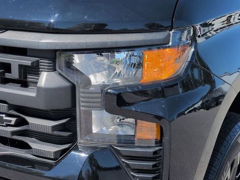 Used 2022 Chevrolet Silverado 1500 Custom image 9