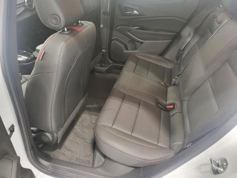 Used 2025 Chevrolet Trax RS w/ Sunroof Package image 20