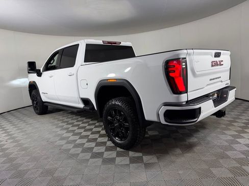 Used 2026 GMC Sierra 2500 AT4 AWD/4WD image 8