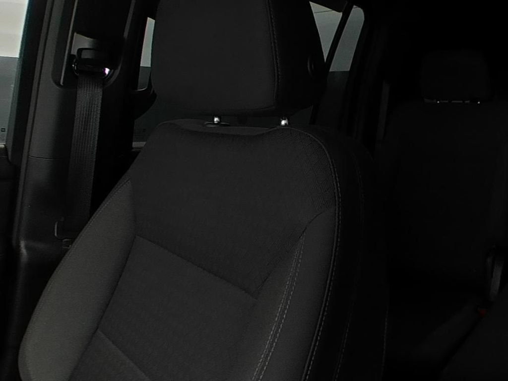 Used 2023 Chevrolet Suburban LS RWD image 9