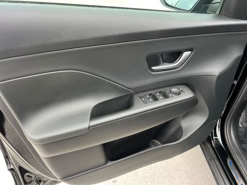 Used 2024 Hyundai Kona Limited FWD image 10