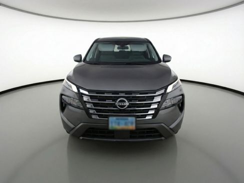 Used 2025 Nissan Rogue SV FWD image 2