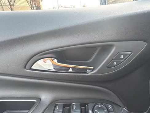 Used 2024 Chevrolet Equinox LT image 12