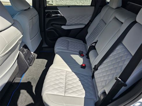 New 2025 Mitsubishi Outlander SEL image 5