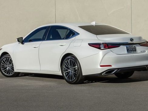 Used 2025 Lexus ES 350 w/ Premium Package image 3