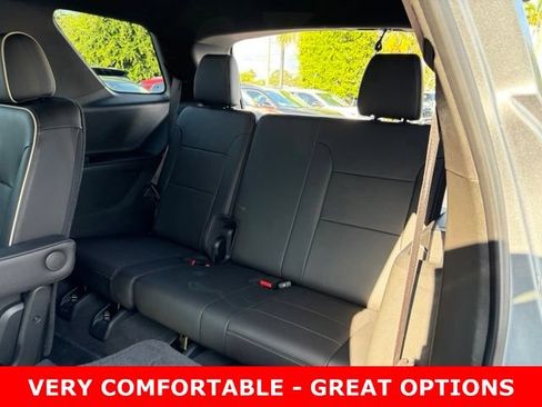 Certified 2023 Chevrolet Traverse Premier w/ Redline Edition FWD image 16