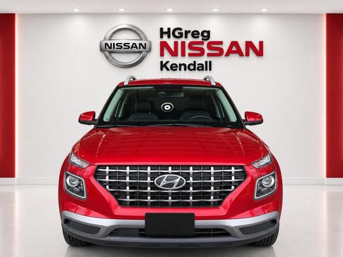 Used 2024 Hyundai Venue Limited FWD image 5