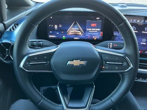 Used 2024 Chevrolet Equinox EV LT image 4