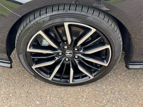 Used 2024 Honda Accord Touring image 7