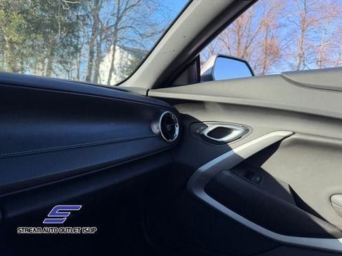 Used 2021 Chevrolet Camaro LT image 33