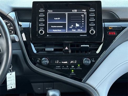 Used 2024 Toyota Camry SE image 16