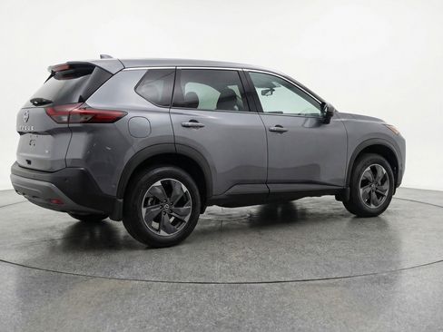 Used 2025 Nissan Rogue SV AWD/4WD image 9