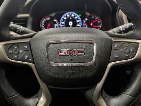 Used 2023 GMC Acadia Denali w/ Denali Technology Package AWD/4WD image 10