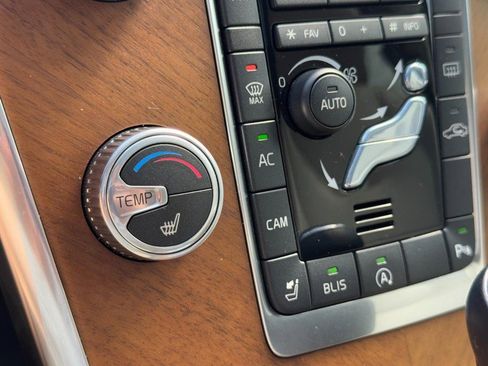 Used 2017 Volvo XC60 T5 Inscription w/ Preferred Option Package image 20