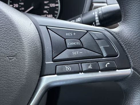 Used 2023 Nissan Altima 2.5 SV FWD image 25