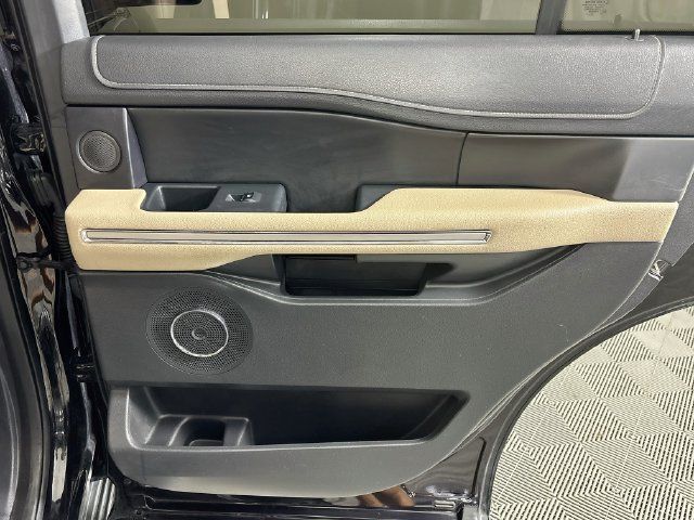 Used 2022 Ford Expedition Limited RWD image 25