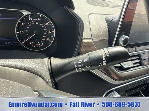 Used 2024 Nissan Altima 2.5 SV FWD image 31