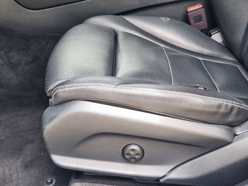 Used 2019 Mercedes-Benz GLC 350e 4MATIC image 23