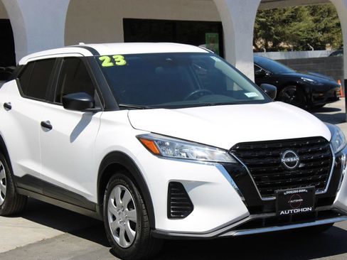 Used 2023 Nissan Kicks S FWD image 3