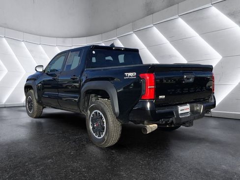 Used 2024 Toyota Tacoma TRD Off-Road image 6