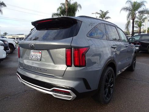 Used 2021 Kia Sorento SX image 3