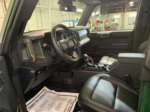 Used 2024 Ford Bronco Badlands w/ Sasquatch Package image 8