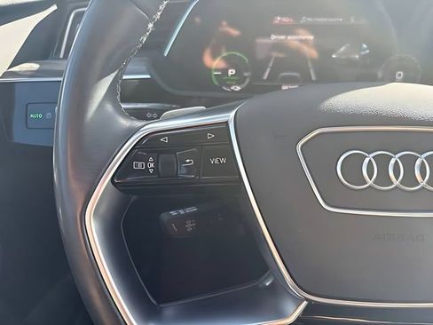 Used 2023 Audi e-tron Premium Plus w/ Premium Plus Package AWD/4WD image 19