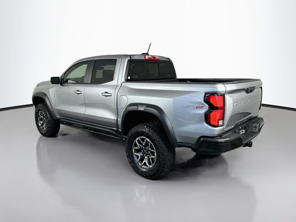 Used 2026 Chevrolet Colorado ZR2 w/ Technology Package AWD/4WD image 5