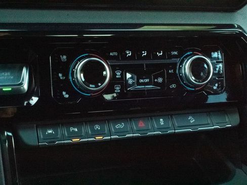 Certified 2025 GMC Sierra 1500 AT4 w/ AT4 Premium Package image 19